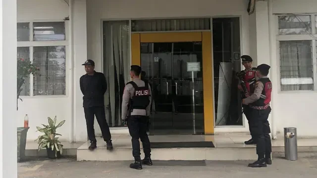 Topan Ginting Terjaring OTT, KPK Geledah Kantor Dinas PUPR Sumut di Medan