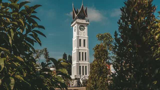 Tempat Wisata Wajib di Bukittinggi, Menyusuri Jam Gadang hingga Ngarai Sianok