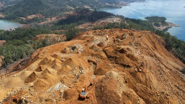 Izin Belum Jelas, Perusahaan di Konawe Utara Asyik Garap Bukit Penuh Nikel