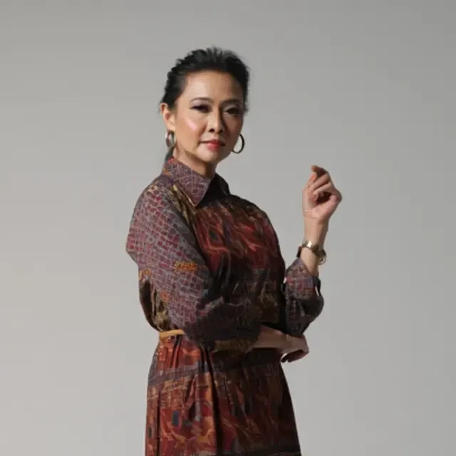 8 Model Dress Batik Kombinasi Polos Lengan Panjang untuk Ibu-Ibu 50 Tahun, Bikin Terlihat ...