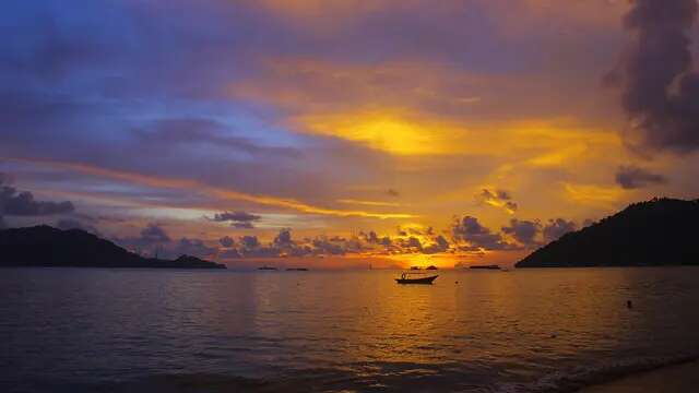 Pantai Carolina, Tempat Liburan Asyik di Kota Padang