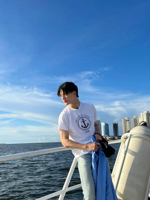 Jeno NCT Buktikan Tetap Bisa Punya Tubuh Atletis Meski Doyan Ramen dan Fast Food