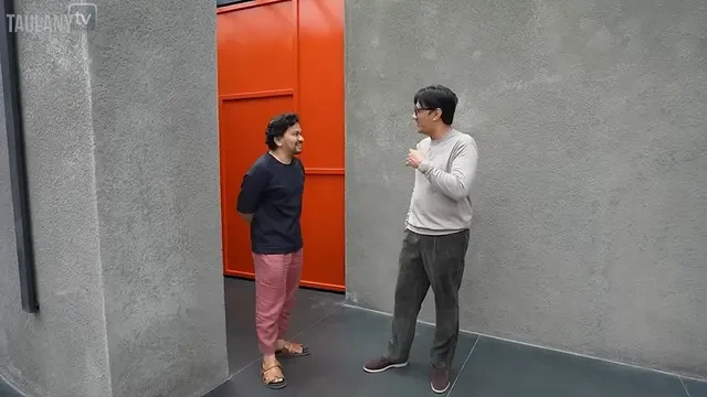 Potret Teras Rumah Tompi Gaya Industrial, Bisa Jadi Inspirasi