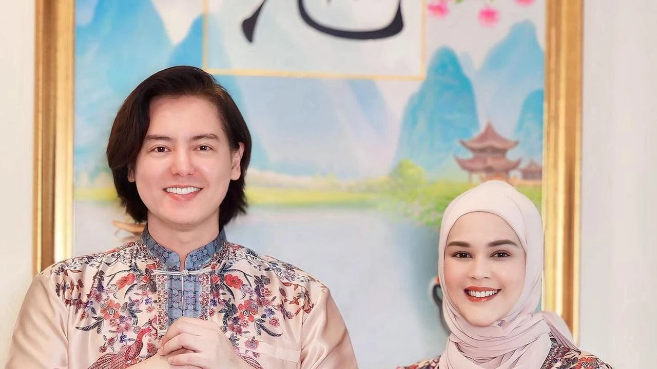 8 Potret Ruang Tamu Rumah Cut Meyriska dan Roger Danuarta, Minimalis dan Elegan