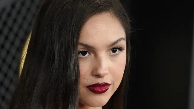 Olivia Rodrigo Dicap Bos Idaman, Biayai Terapi Gratis untuk Tim Turnya hingga Gitaris Sebu...