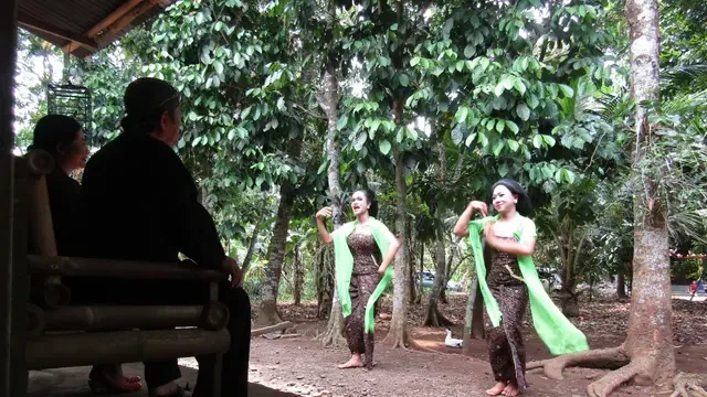Lengger Lanang, Kisah Penari Laki-Laki yang Menghidupkan Peran Wanita