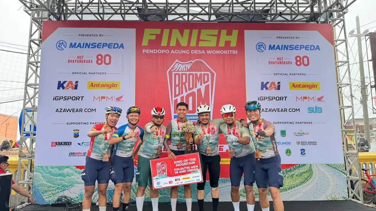 Bripda Ade Kalahkan Atlet Sepeda 14 Negara di Jalur Ekstrem Bromo