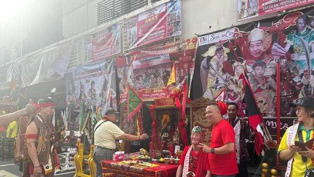 Kemeriahan Festival Cap Go Meh 2025 di TM Seasons City Jakarta, Puncak Perayaan Tahun Baru...