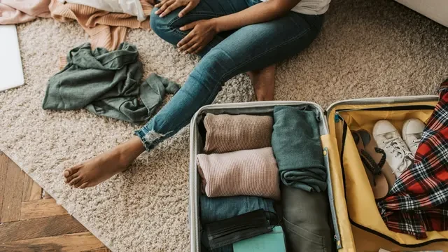 Tips Traveling Hemat Ruang: Bawa Pakaian Secukupnya tapi Tetap Fashionable