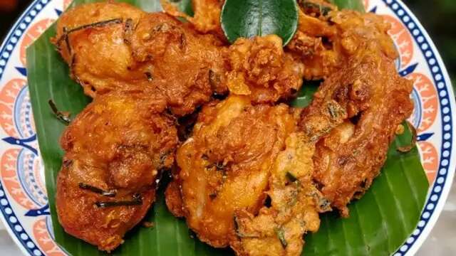 3 Resep Praktis Ayam Goreng Terasi, Lauk yang Bikin Nambah Nasi