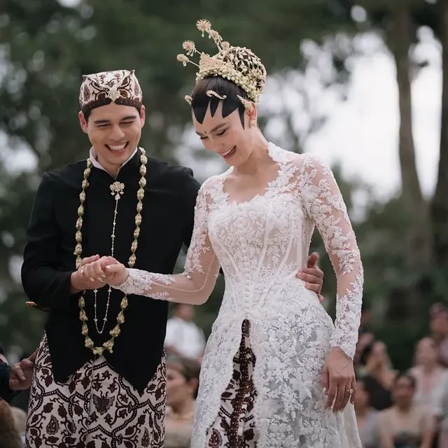 Luna Maya tentang Selisih Usia dengan Maxime: Enggak Kerasa Ada Age Gap