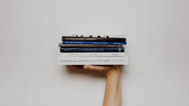 15+ Rekomendasi Buku Novel Terbaik 2025: Romantis, Fantasi, hingga Thriller