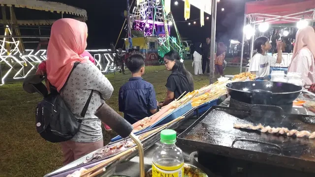 Bersuka Ria dan Menyesap Kenangan di Pasar Malam