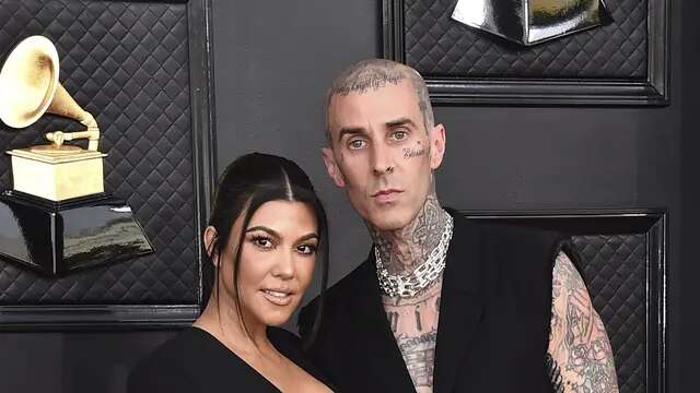 Travis Barker Drummer Blink-182 Ajak Bayinya Tur Keliling Amerika Bareng Kourtney Kardashi...