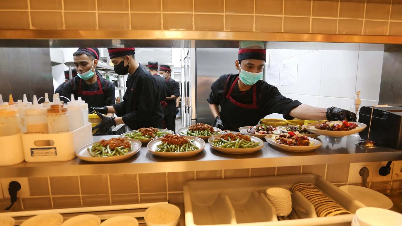 Industri Kuliner Wajib Bersertifikat Halal 18 Oktober 2026