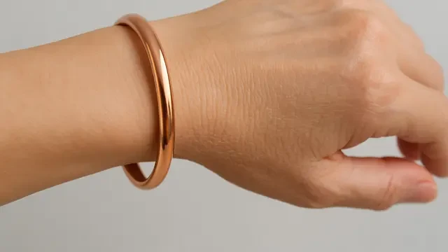 8 Model Gelang Emas Klasik untuk Ibu-Ibu 50 Tahun, Tampil Cantik dan Berkelas di 2025