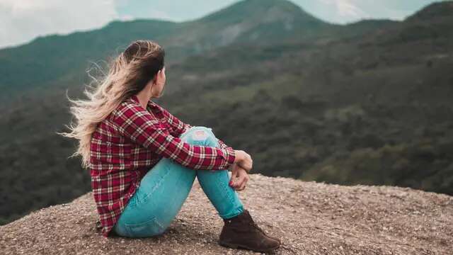 Keistimewaan Orang Introvert, Mengungkap Pesona Tersembunyi di Balik Keheningan