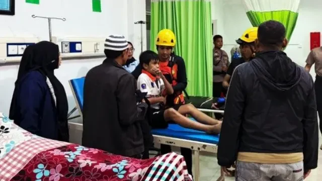 Kapal Pompong Berpenumpang Puluhan Orang Tenggelam di Perairan Sene Kepri