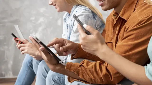 Tren Vaping Anak Muda Meningkat, Media Sosial Jadi Jalur Tekanan Teman Sebaya