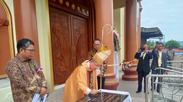 Perjuangan 10 Tahun, Umat Katolik Paroki Airmadidi Minahasa Utara Berhasil Membangun Gerej...