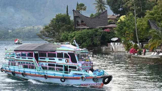 Fakta Menarik Pulau Samosir, Terdapat Ritual Mangokal Holi