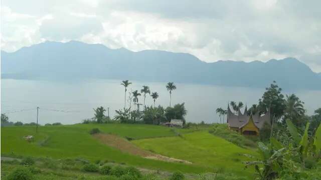 Berlibur Sambil Mencari Ketenangan di Danau Maninjau