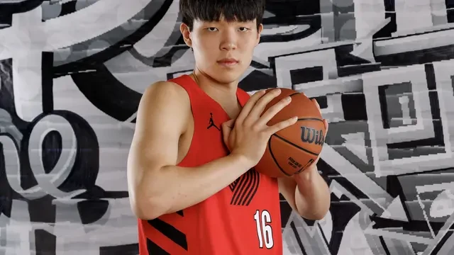 Hansen Yang Bintang Baru China di NBA: Calon Penerus Yao Ming?