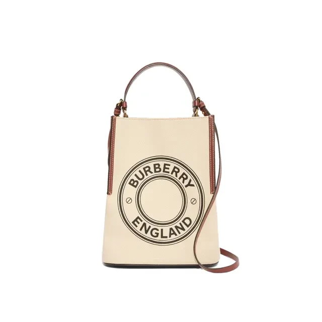 Perusahaan Mode Inggris Burberry PHK Massal 1.700 Karyawan