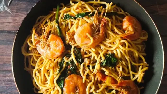 Mi Kangkung, Perpaduan Mi dengan Kuah Kaldu Kental Khas Betawi