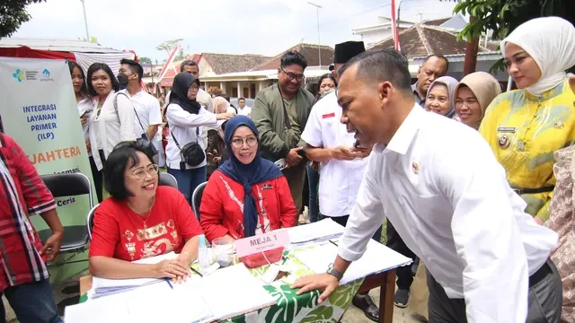 Menteri Wihaji Tinjau Pelaksanaan Lima Langkah Cepat Wujudkan Keluarga Berkualitas di Sala...