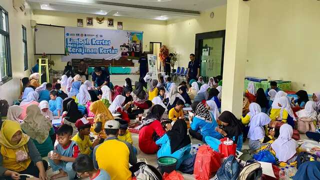 Dukung Ekonomi Sirkular, Lamipak Indonesia Ajak Siswa SD Cikande Kreasikan Limbah Kertas