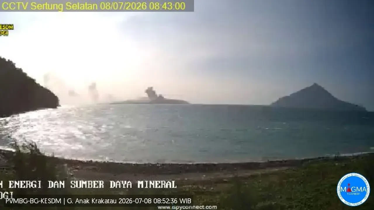 Anak Krakatau Siaga, Nelayan dan Wisatawan Diminta Menjauh