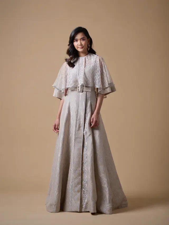 8 Model Long Dress Brokat Layer Cape Modern Formal, Anggun dan Stylish untuk Acara Resmi 2...