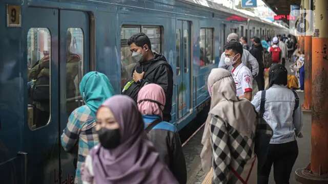 Erick Thohir Pastikan Belum Ada Rapat Kabinet Bahas Subsidi KRL Jabodetabek Berbasis NIK