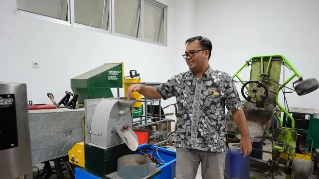 Keren! Dosen UMY Kembangkan Mesin Sangrai Kopi Otomatis Portabel yang Ekonomis