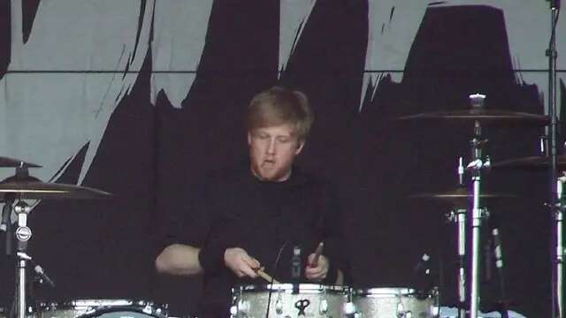 Kepergian Tragis Bob Bryar, Eks Drummer My Chemical Romance: Kesehatan Mental dan Kontrove...