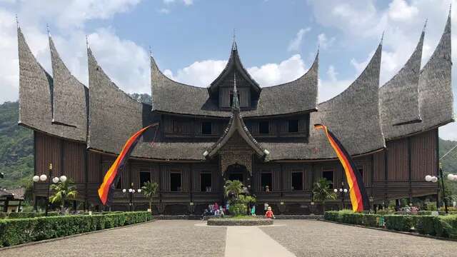 Rumah Adat Sumatera Barat: Gambaran, Ciri, dan Fungsinya