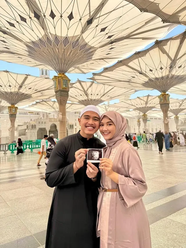 Erina Gudono Hamil Anak Pertama, Kaesang Pangarep Bikin Sayembara Umrah untuk Pejuang 2 Ga...