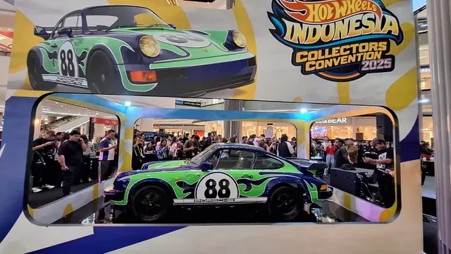 Porsche 911 Carrera RS 3.8 Hippie Ramaikan Hot Wheels Convention Car 2025