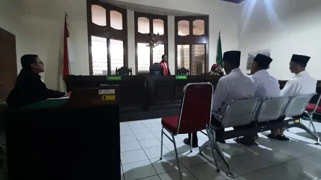 Jukir Keroyok Anggota Satpol PP Kota Bandung, 3 Tersangka Jalani Sidang