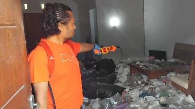 Kisah Pilu Pria di Pati, Tinggal Sebatang Kara hingga Tewas Membusuk di Rumah Penuh Sampah...