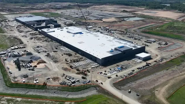 Pabrik Baterai Lithium-ion Kerja Sama Indonesia-Tiongkok Beroperasi Akhir 2026