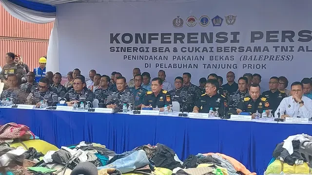 Bea Cukai Tindak 755 Bal Tas dan Baju Bekas Impor Ilegal, Segini Nilainya