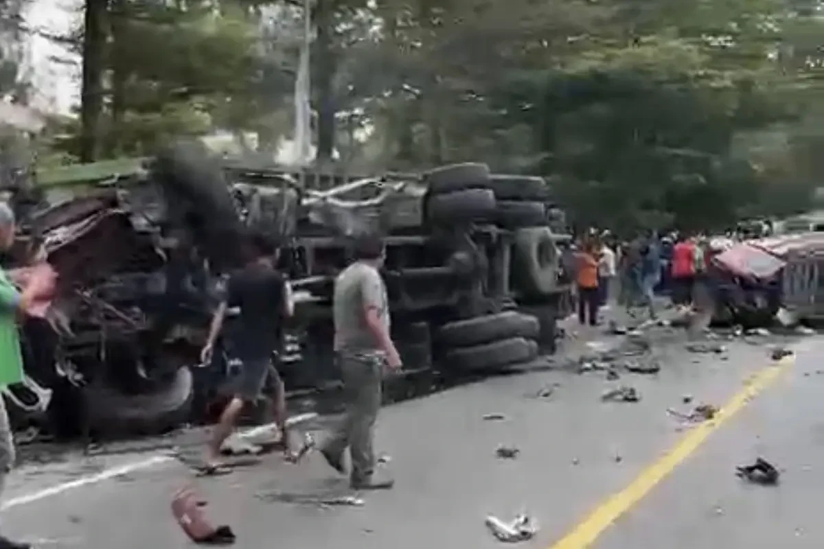 Kecelakaan Maut Sibolangit, Truk Galon Alami Rem Blong Hantam 8 Kendaraan