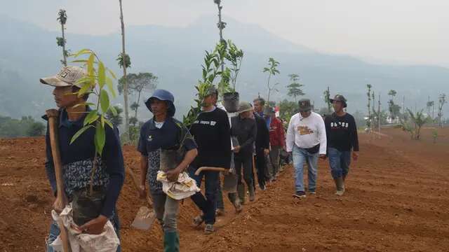 Menjaga Kawasan Tangkapan Air, Gerakan Menanam 1.000 Bibit Pohon untuk Bandung Utara