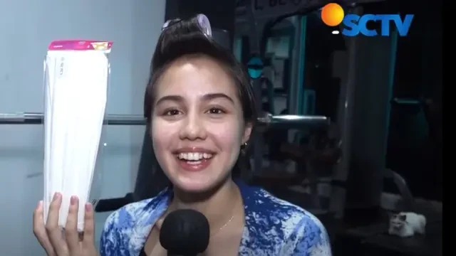 Kegiatan Seru Nicole Rossi di Lokasi Syuting Asmara Gen Z, Spill Isi Tas Bawaannya hingga ...