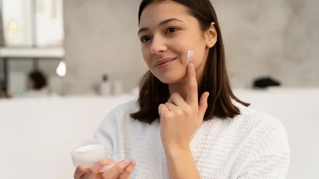 Tanpa Perawatan Mahal, Ikuti 9 Tips Kecantikan ala Aktris Biar Kulit Glowing