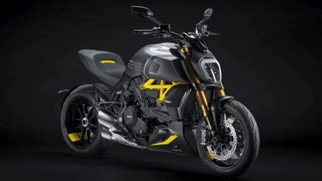 Sangarnya Ducati Diavel 1260 S Black and Steel Edition