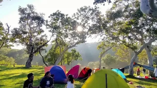 5 Tips Menghadapi Cuaca Buruk dan Hujan Es Saat Mendaki Gunung