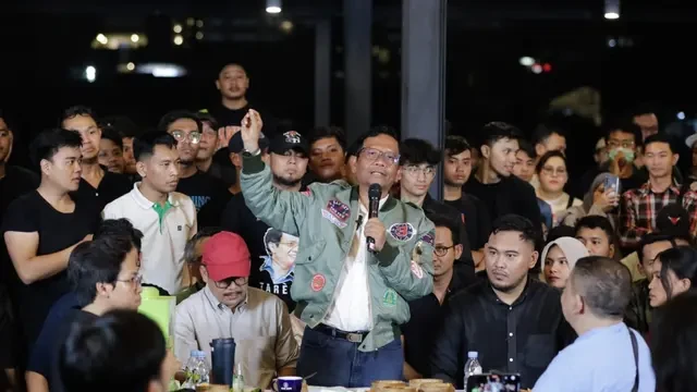 Dibantu Mahfud MD, Warga Disabilitas Asal Depok Jabar Jadi Bisa Gunakan Hak Pilih di TPS S...